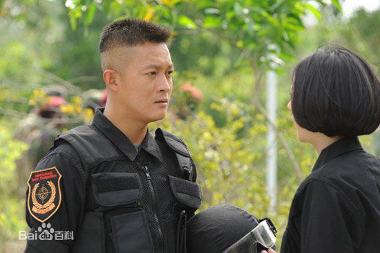 杨志刚电视剧《火蓝刀锋》最新剧照