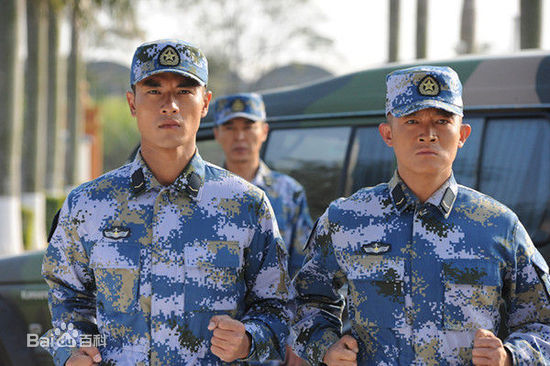 杨志刚电视剧《火蓝刀锋》最新剧照