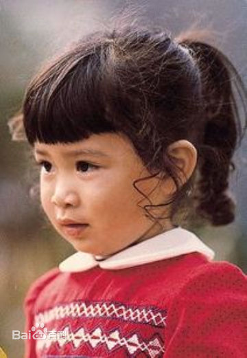 佘诗曼(Charmaine Sheh)童年照前后照片