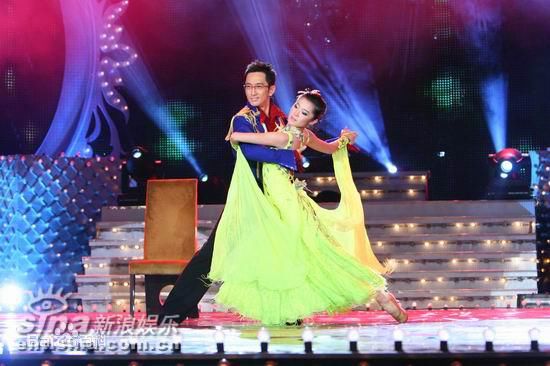 最全吴启华(Lawrence Ng Kai Wah)在参加《舞林大会》中的壁纸