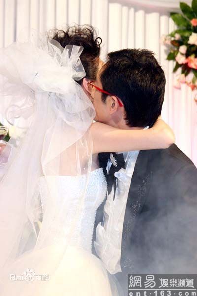 吴启华(Lawrence Ng Kai Wah)婚礼照片性感图片壁纸