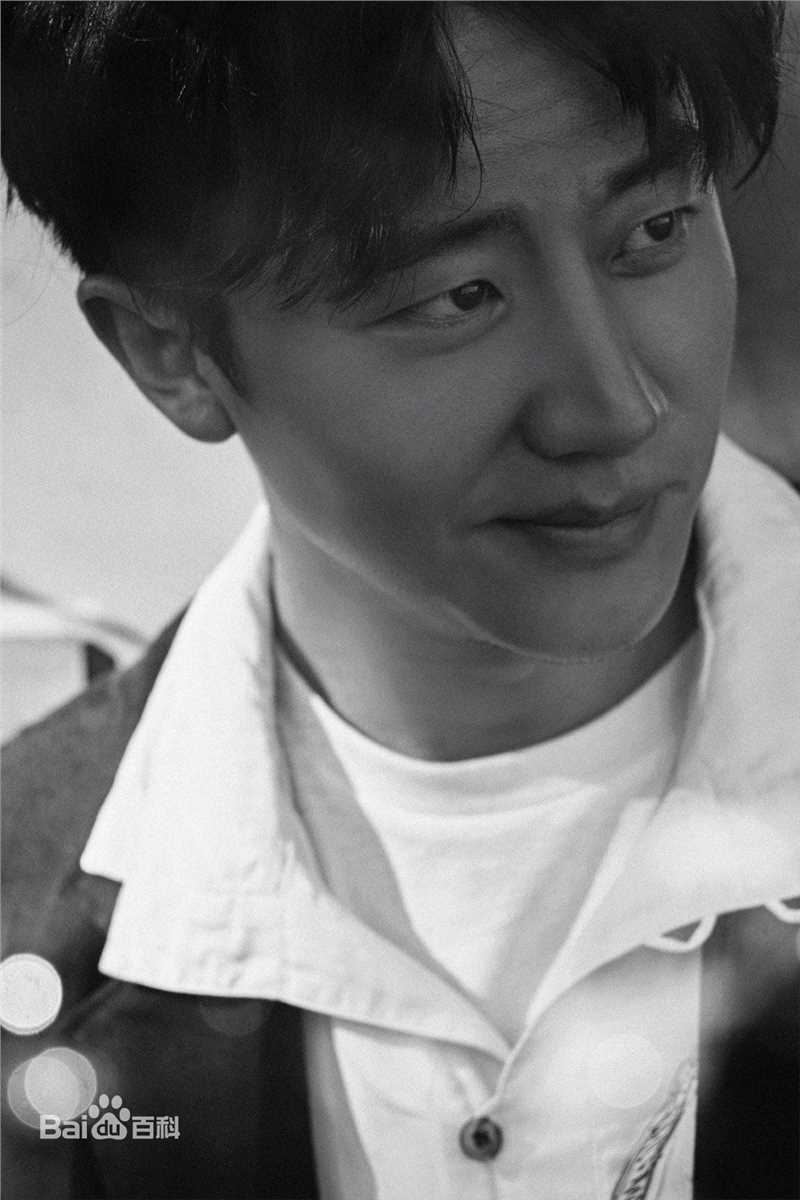 黄轩(Huang Xuan)精选照片素颜照壁纸