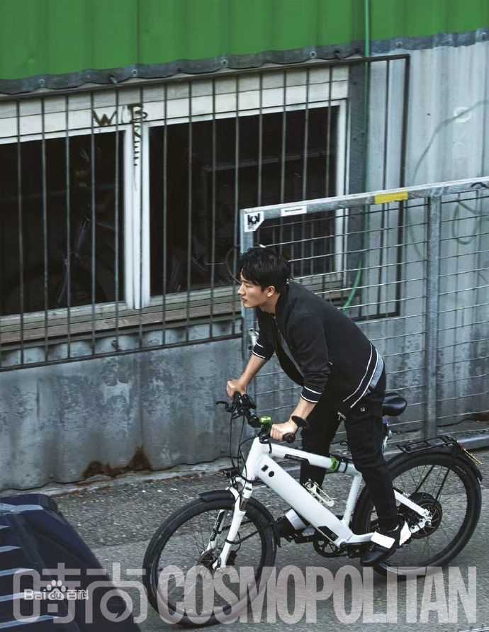 黄轩(Huang Xuan)精选照片素颜照壁纸