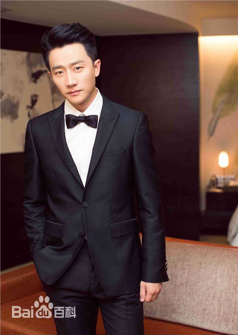 黄轩(Huang Xuan)街拍前后照片