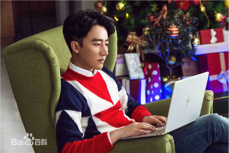 黄轩(Huang Xuan)街拍前后照片