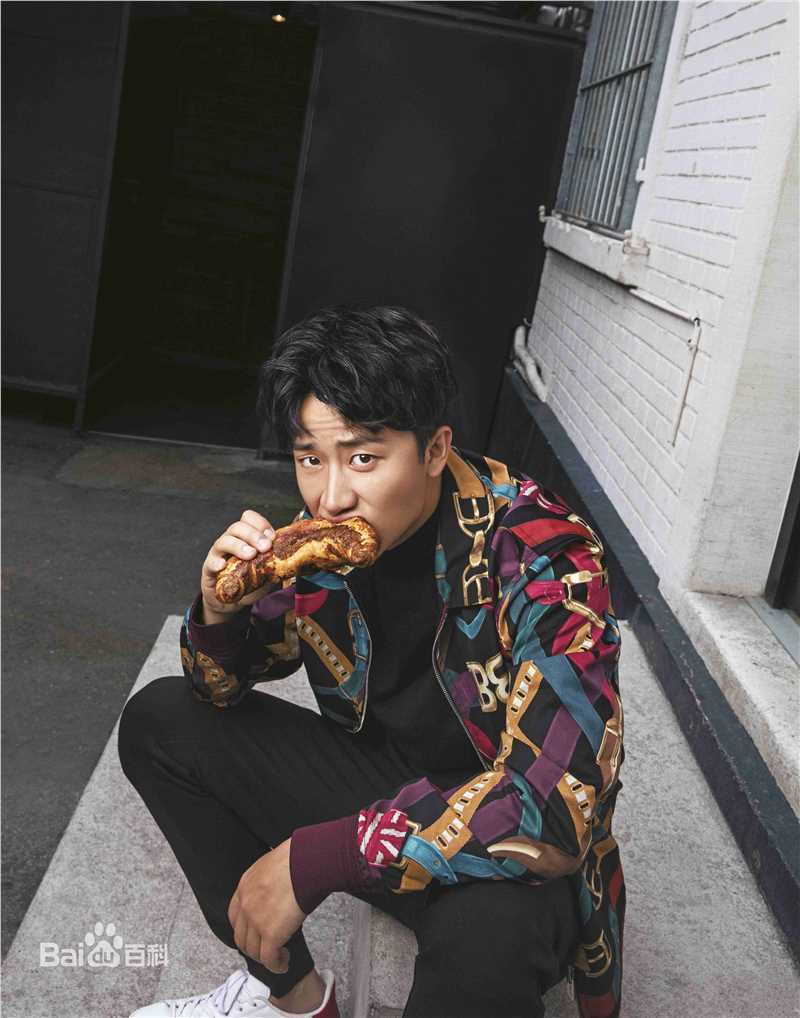 黄轩(Huang Xuan)街拍前后照片