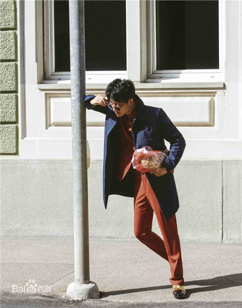 黄轩(Huang Xuan)街拍前后照片