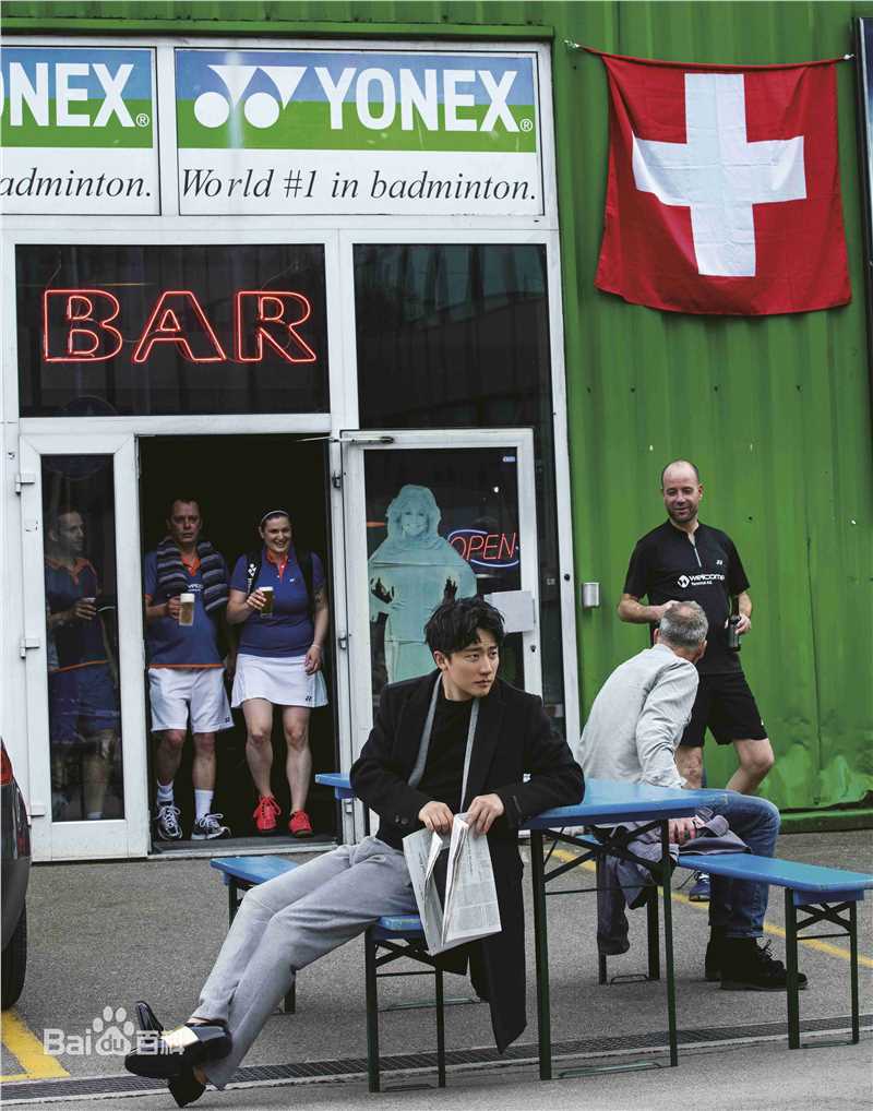 黄轩(Huang Xuan)街拍前后照片