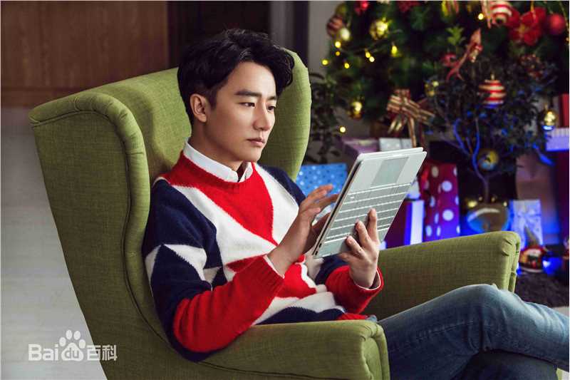 黄轩(Huang Xuan)街拍前后照片