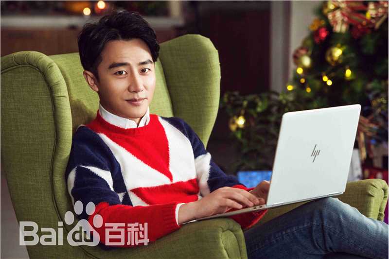 黄轩(Huang Xuan)街拍前后照片