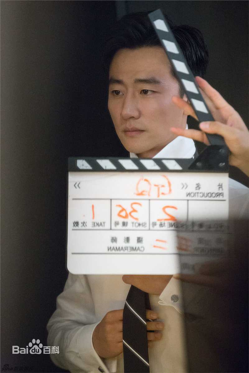 黄轩(Huang Xuan)优雅绅士生活照