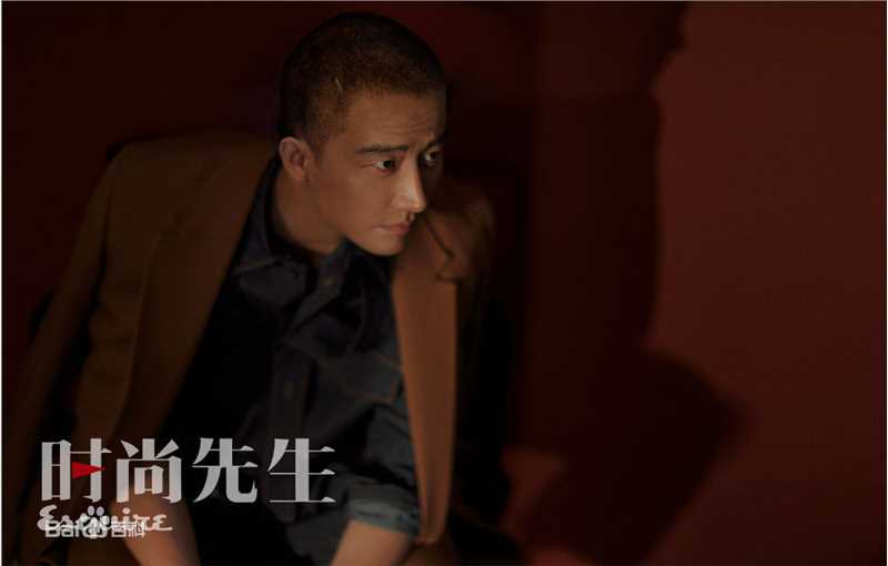 黄轩(Huang Xuan)时尚先生前后照片