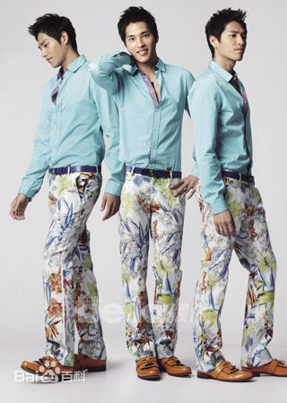 蓝正龙(BLUE)高清杂志封面图册