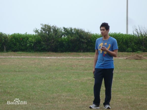 蓝正龙(BLUE)公益活动壁纸壁纸