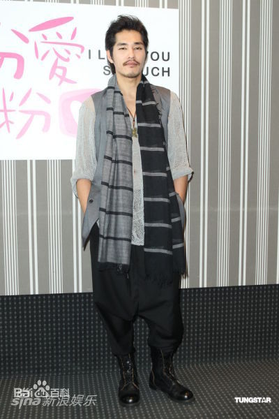 蓝正龙(BLUE)粉爱粉爱你素颜照相册