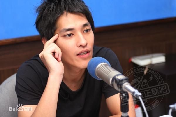 蓝正龙(BLUE)公益慈善性感图片图集