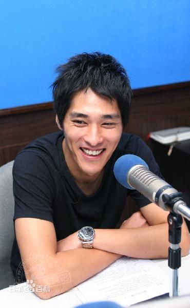 蓝正龙(BLUE)公益慈善性感图片图集