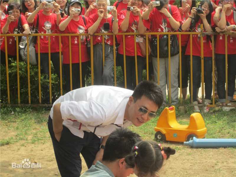 杜淳(Du Chun)社会活动素颜照相册