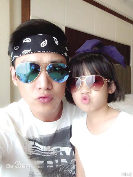 精选陆毅(Lu Yi)在《爸爸去哪儿》第二季中的图册