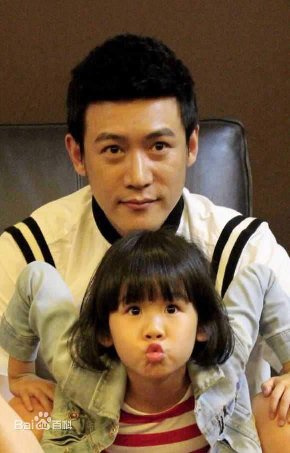 精选陆毅(Lu Yi)在《爸爸去哪儿》第二季中的图册