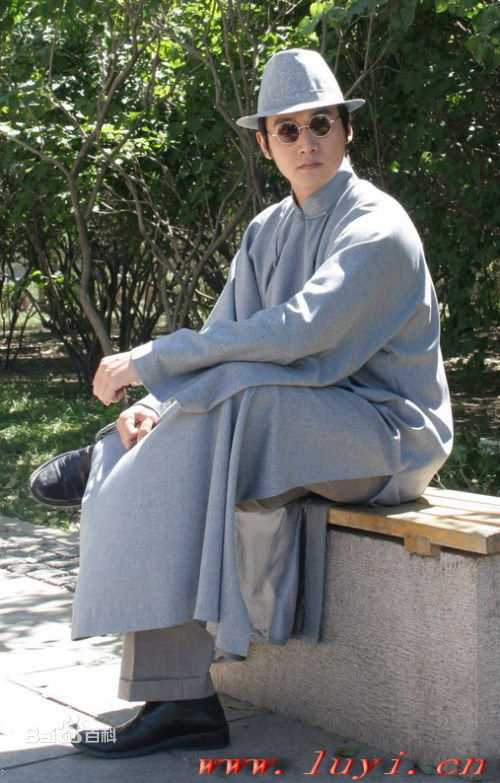 精选陆毅(Lu Yi)在2007年《夜幕下的哈尔滨》饰演王一民中的图册