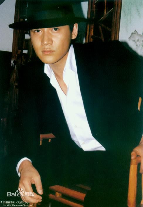 高清陆毅(Lu Yi)在2003年《兄弟》饰演韩雨中的图集