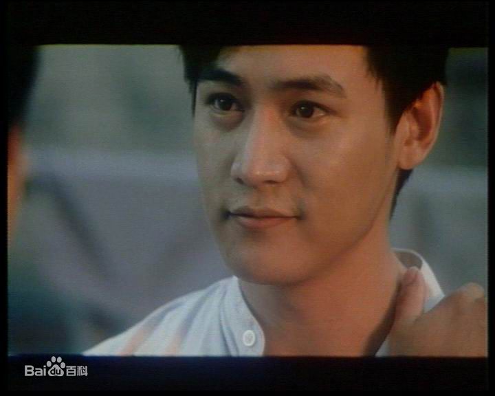 高清陆毅(Lu Yi)在2003年《兄弟》饰演韩雨中的图集