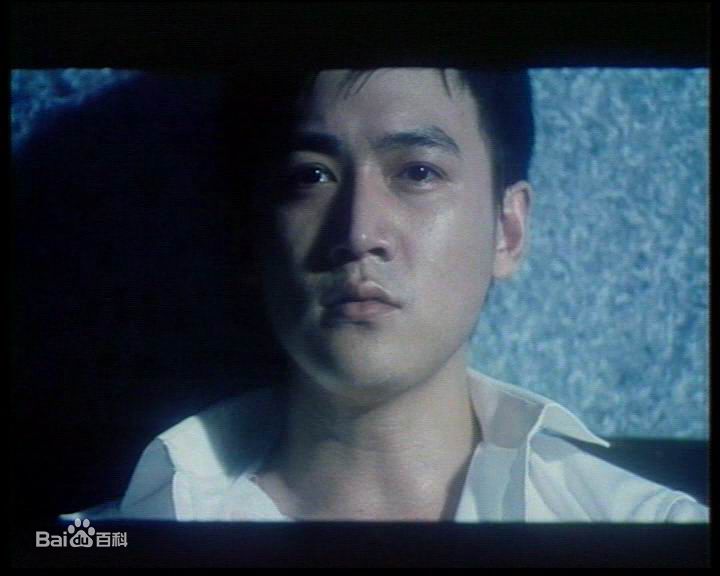 高清陆毅(Lu Yi)在2003年《兄弟》饰演韩雨中的图集