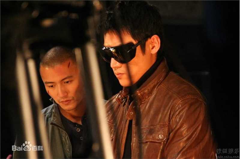 最全陆毅(Lu Yi)在2009年《线人》饰演华天中的壁纸