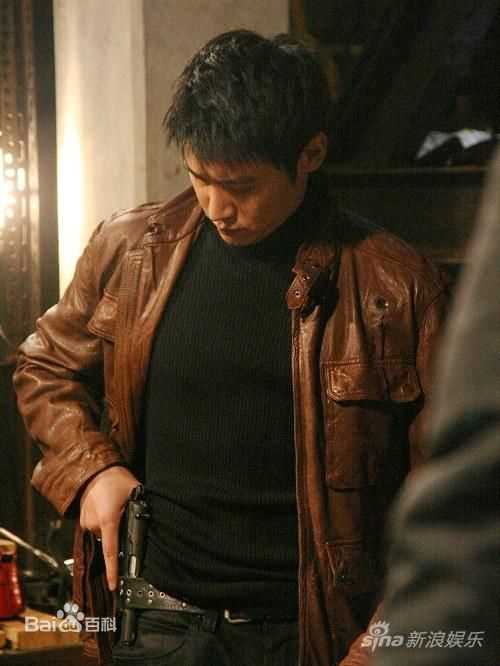 最全陆毅(Lu Yi)在2009年《线人》饰演华天中的壁纸