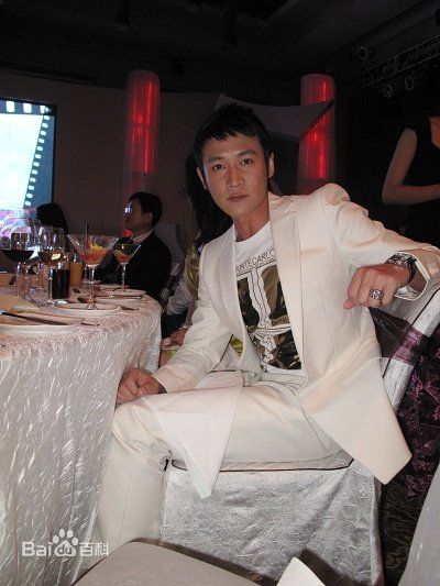 陆毅(Lu Yi)在2009年获《新旅行》绿色公益明星奖中的