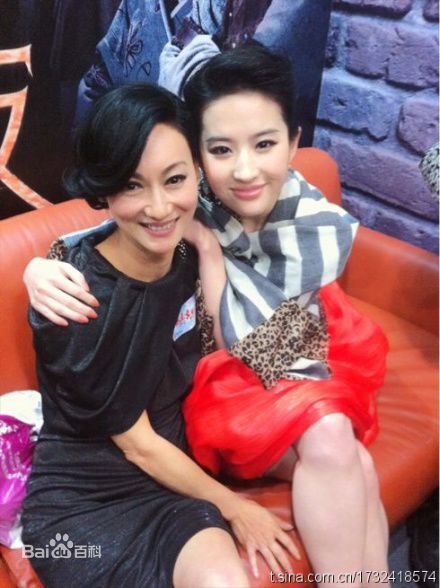 惠英红(Kara Wai)微博照片图册