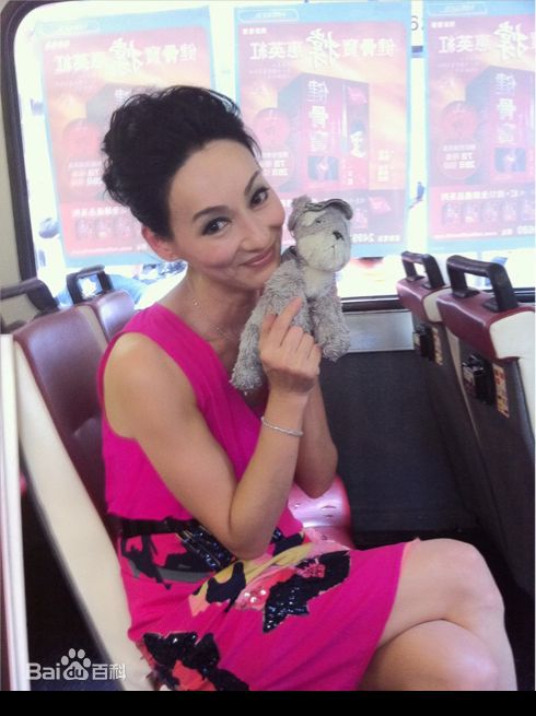 惠英红(Kara Wai)微博照片图册