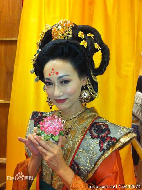 惠英红(Kara Wai)微博照片图册