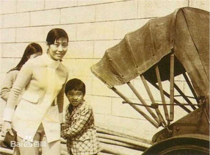 周星驰(Stephen Chow)年轻时的素颜照相册