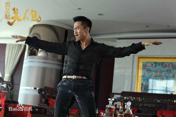 最新周星驰(Stephen Chow)在电影《美人鱼》中的壁纸