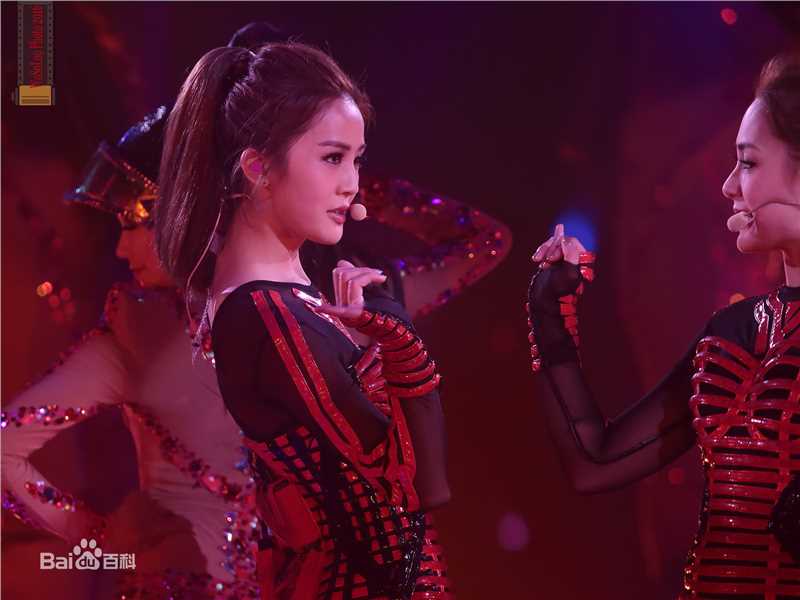 最新蔡卓妍(Charlene Choi)在《中的壁纸