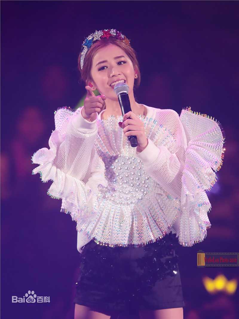 最新蔡卓妍(Charlene Choi)在《中的壁纸