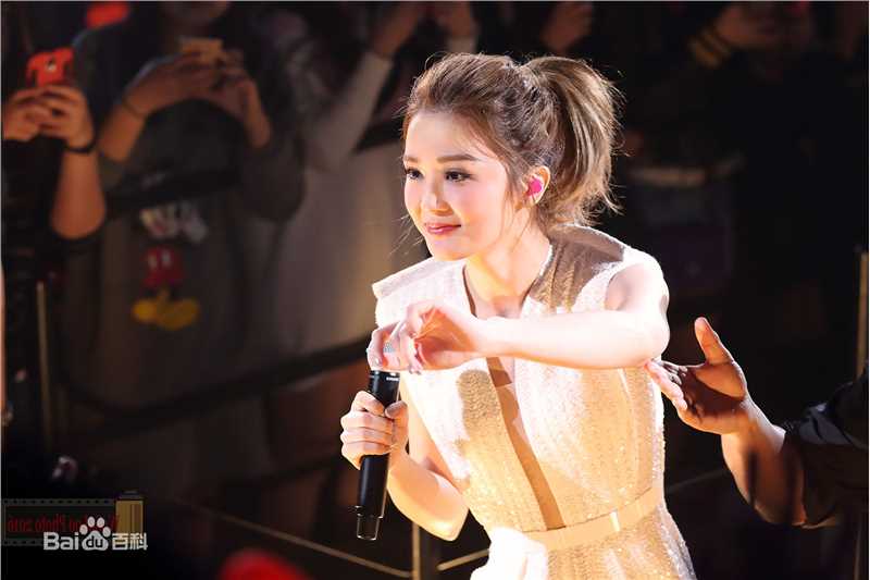 最新蔡卓妍(Charlene Choi)在《中的壁纸