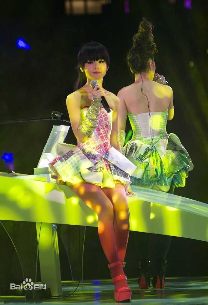 蔡卓妍(Charlene Choi)Twins 演唱会壁纸壁纸