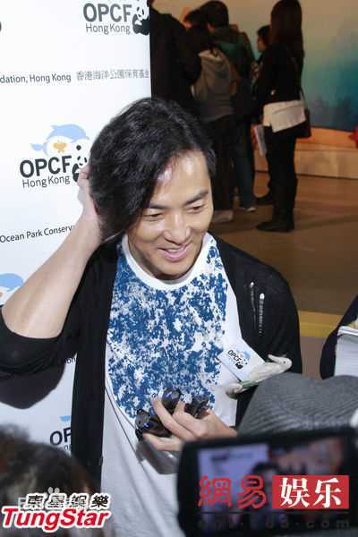 郑伊健(Ekin Cheng)捐出酬劳图片图册