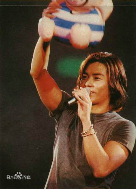 郑伊健(Ekin Cheng)演唱会现场前后照片