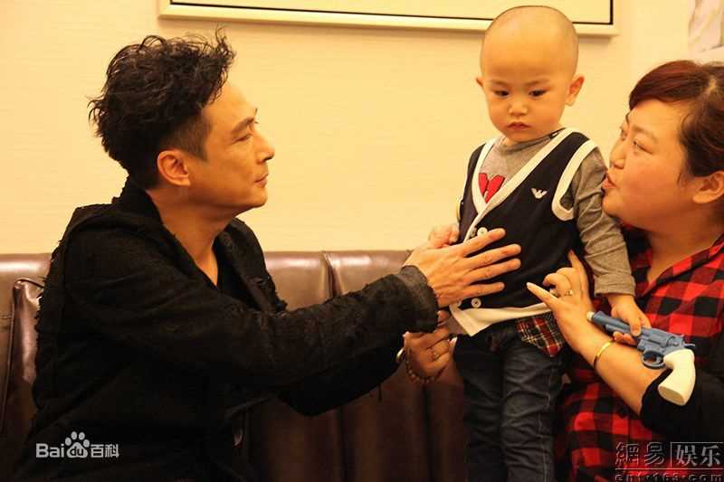 吴镇宇(Francis NG)公益素颜照相册