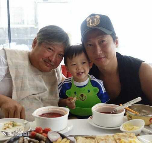 洪金宝(Sammo Hung) 生活照前后照片