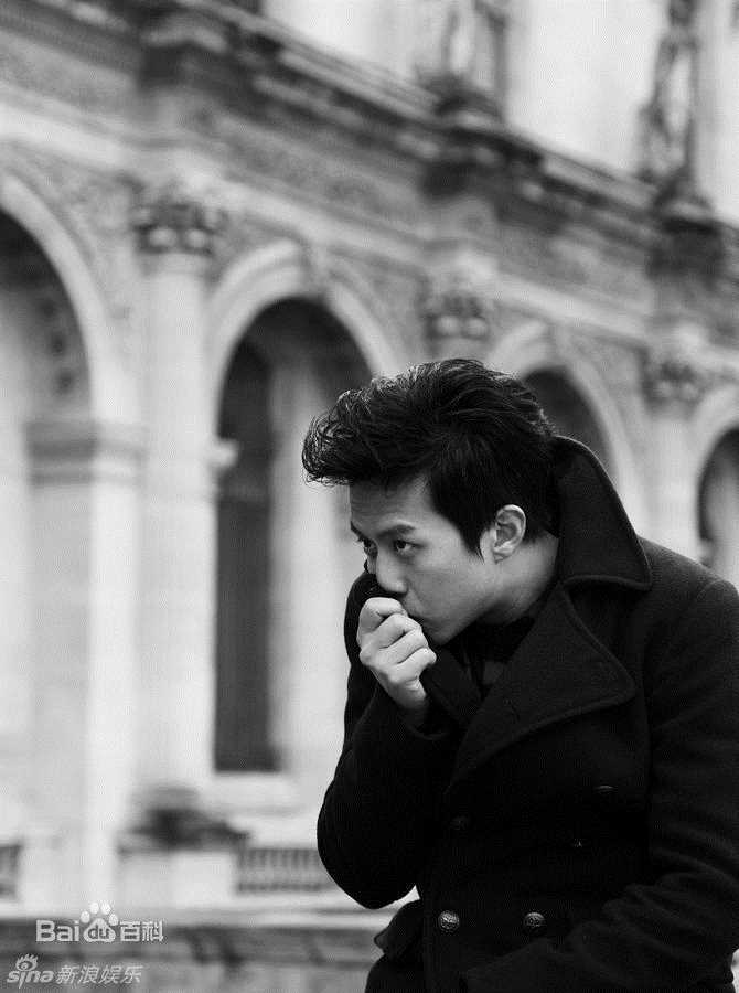 邓超(Deng Chao)巴黎采风前后照片