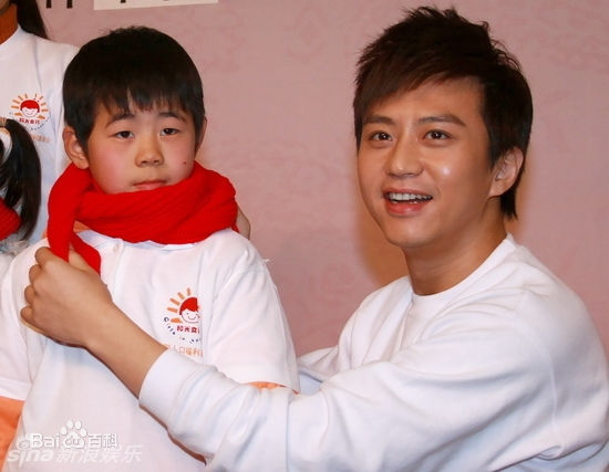 邓超(Deng Chao)阳光女孩基金形象代言人素颜照相册