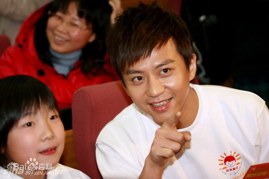 邓超(Deng Chao)阳光女孩基金形象代言人素颜照相册