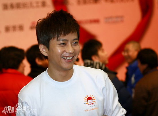 邓超(Deng Chao)阳光女孩基金形象代言人素颜照相册