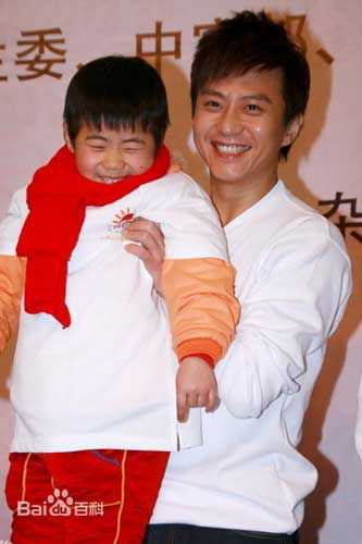 邓超(Deng Chao)阳光女孩基金形象代言人素颜照相册