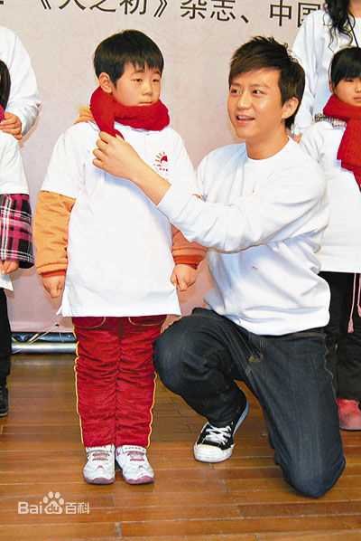 邓超(Deng Chao)阳光女孩基金形象代言人素颜照相册